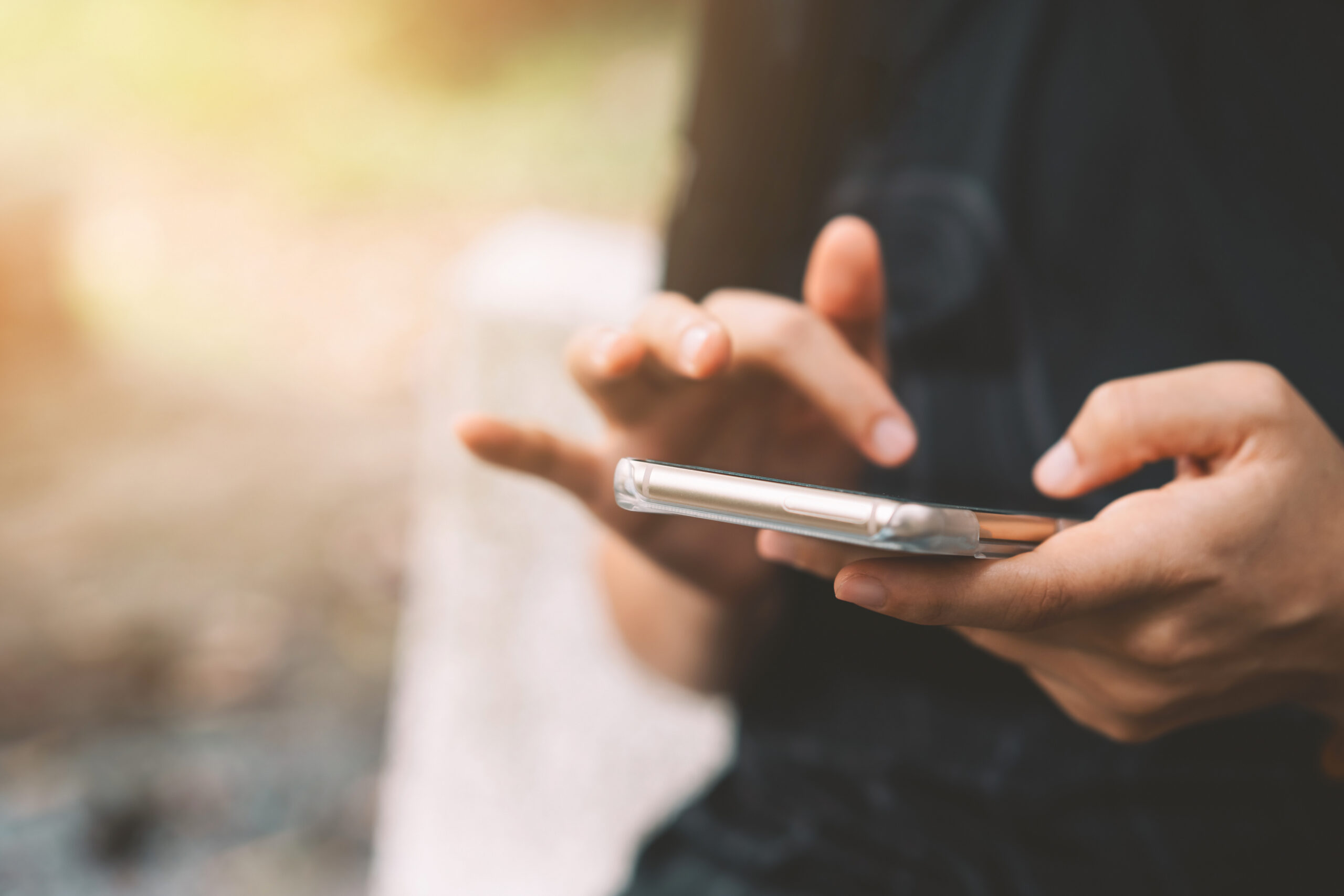 Telefon in der Hand